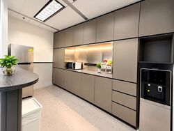 Gateway East (D7), Office #631901911